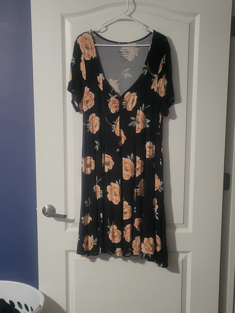 torrid Black Short Sleeve V-Neck Dress with Peach Floral Print